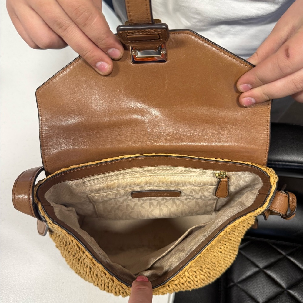 Michael Kors Crossbody Beige Brown Woven Straw Leather Medium Naomi Shoulder Bag - Picture 3 of 3